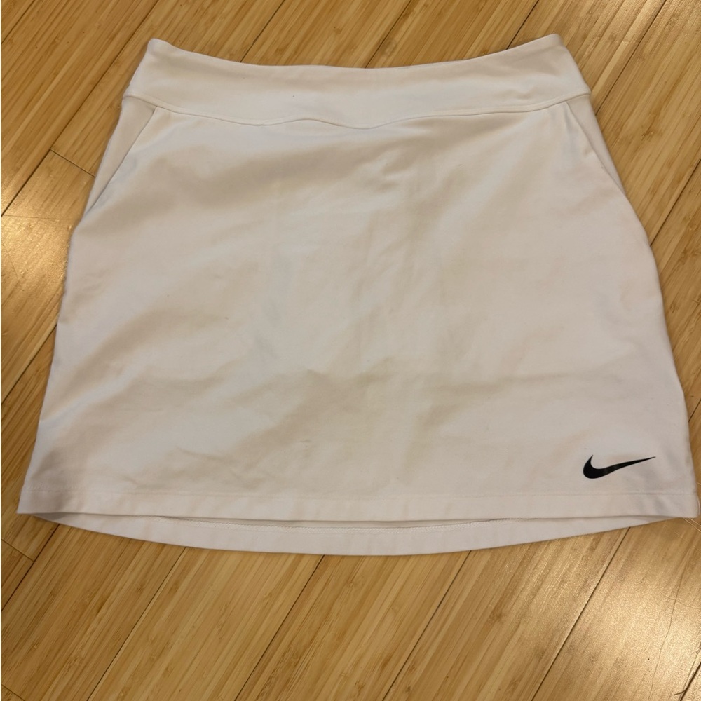 Nike Women's Classic White golf skirt